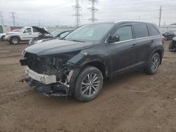 Salvage cars for sale at Elgin, IL auction: 2017 Toyota Highlander SE