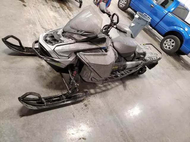 2025 Skidoo 2025 Skidoo Snowmobile