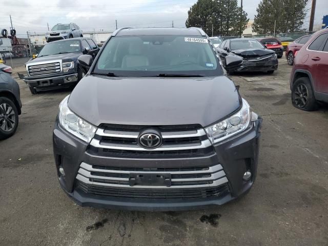 2017 Toyota Highlander SE