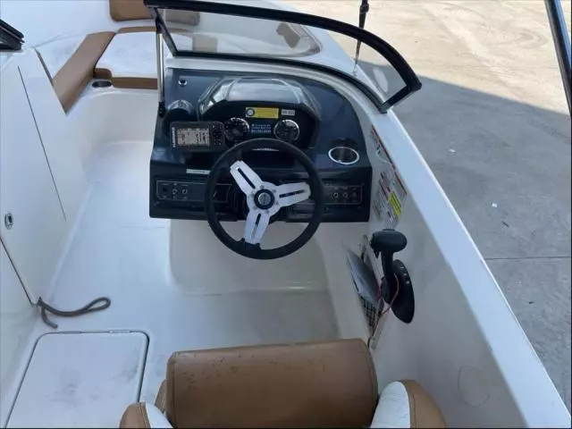 2022 Bayliner VR6