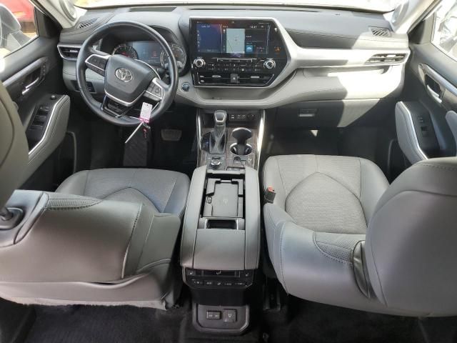 2022 Toyota Highlander Platinum