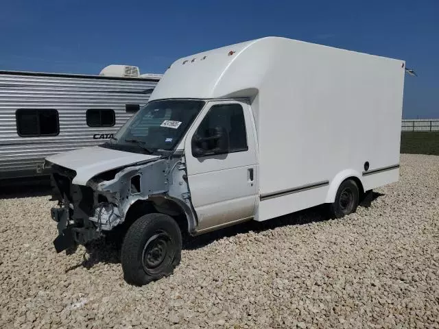 2021 Ford Econoline E350 Super Duty Cutaway Van