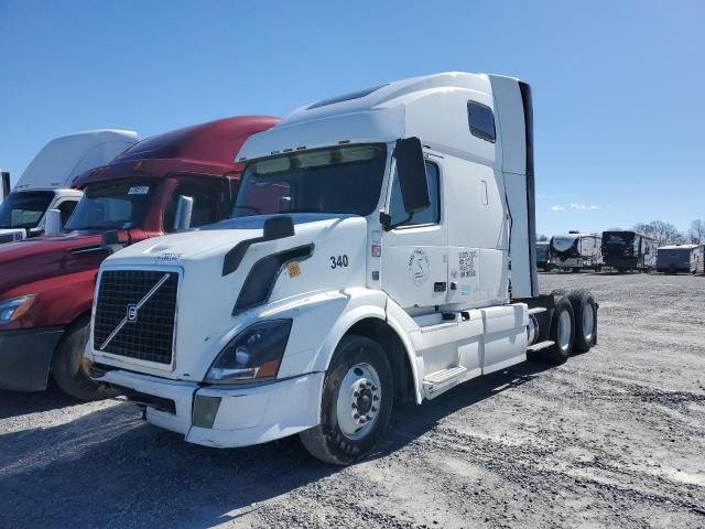 2012 Volvo VN Semi Truck