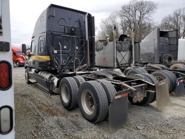 2018 Freightliner Cascadia Semi Truck