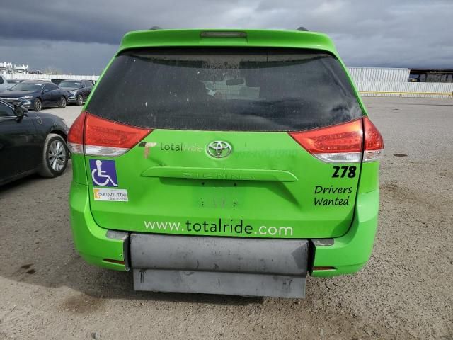 2013 Toyota Sienna LE