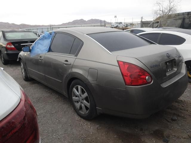 2004 Nissan Maxima SE