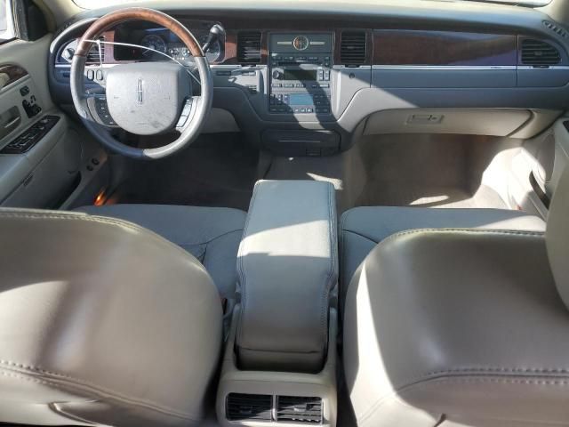 2006 Lincoln Town Car Signature Limited