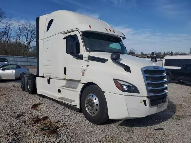 2020 Freightliner Cascadia Semi Truck