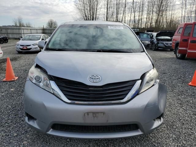 2013 Toyota Sienna LE