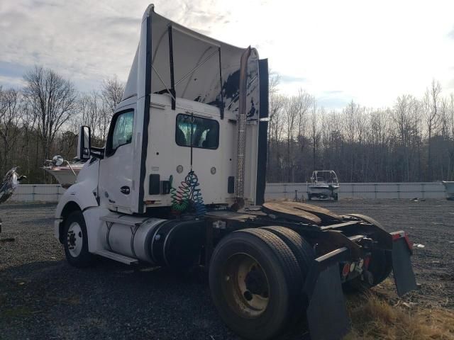 2013 Kenworth T680 Semi Truck