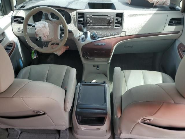 2013 Toyota Sienna XLE