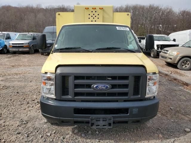 2019 Ford Econoline E450 Super Duty Cutaway Van