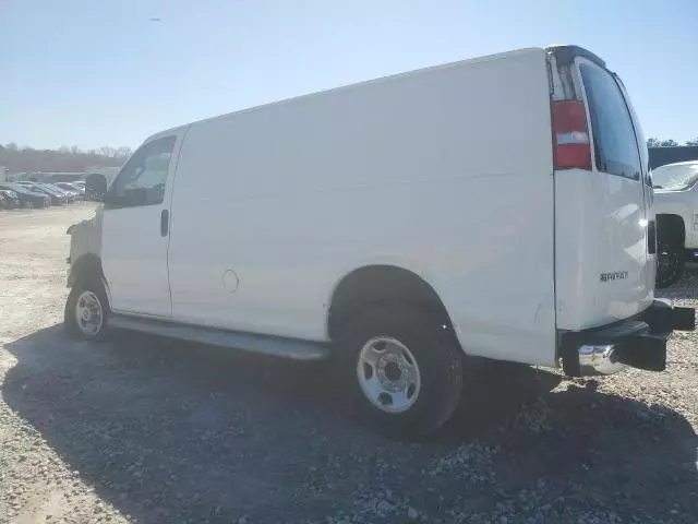 2022 GMC Savana G2500