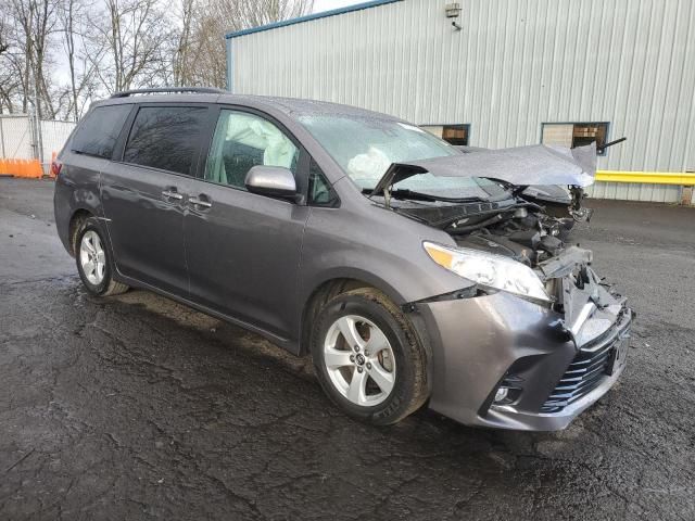 2019 Toyota Sienna LE