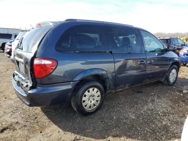 2007 Chrysler Town & Country LX