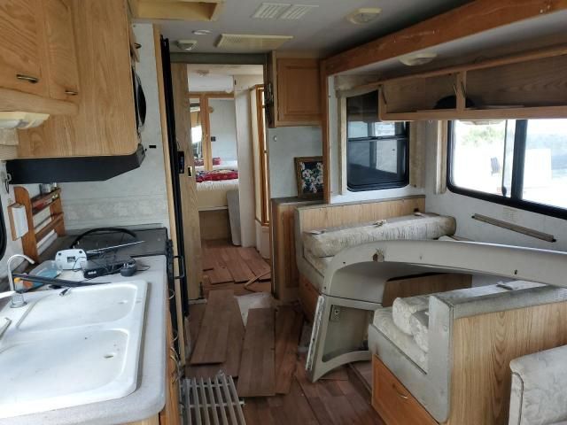 2002 Workhorse Custom Chassis Motorhome Chassis W22