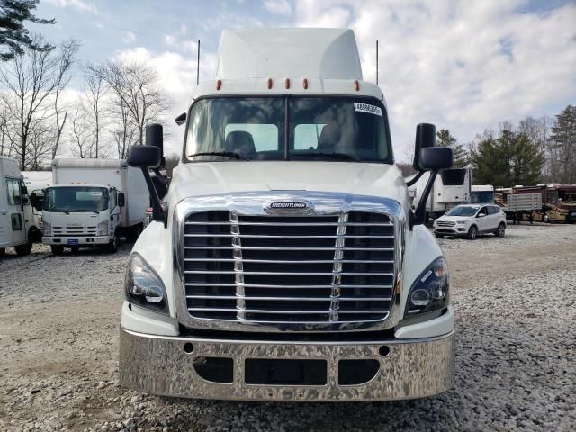 2017 Freightliner Cascadia Semi Truck