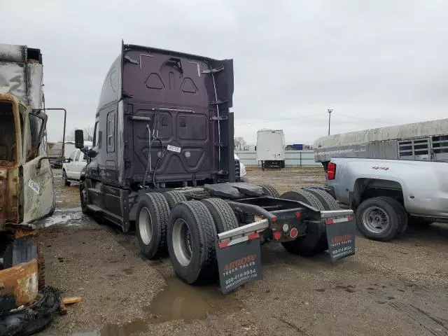 2015 Freightliner Cascadia Semi Truck