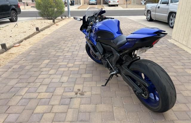 2024 Yamaha YZFR7