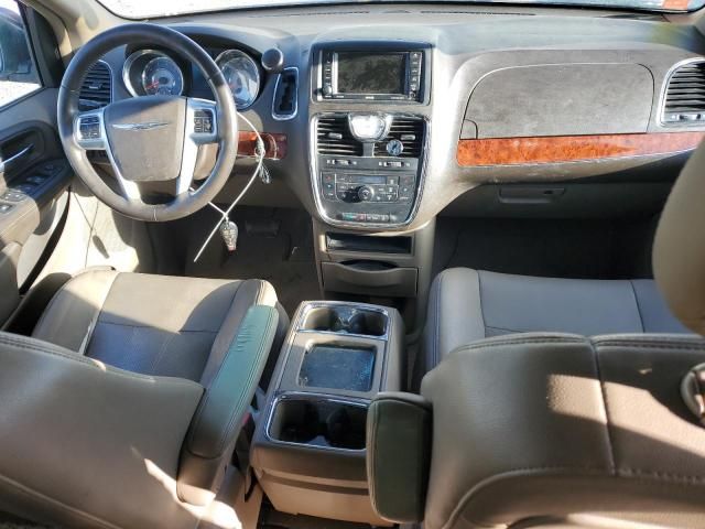 2012 Chrysler Town & Country Touring L