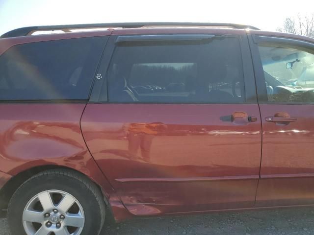 2005 Toyota Sienna CE