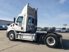 2013 Freightliner Cascadia Semi Truck