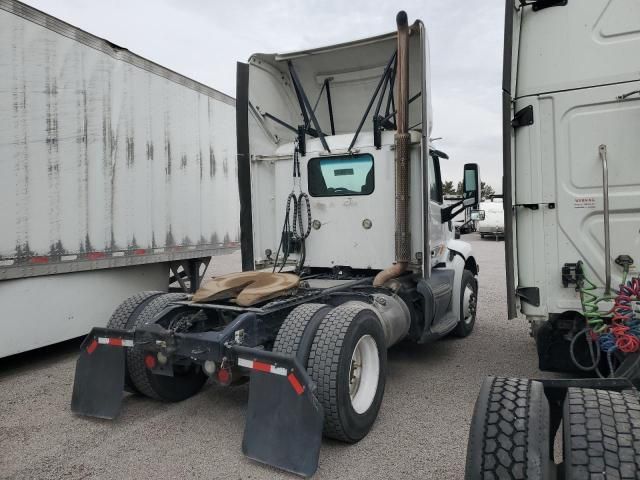 2016 Peterbilt 579 Semi Truck