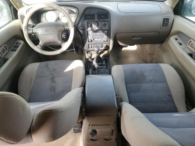 2000 Nissan Pathfinder LE