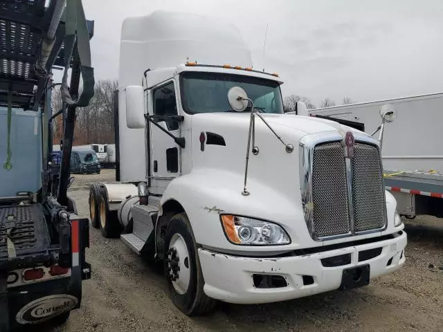 2013 Kenworth Construction T660