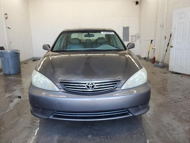 2005 Toyota Camry LE