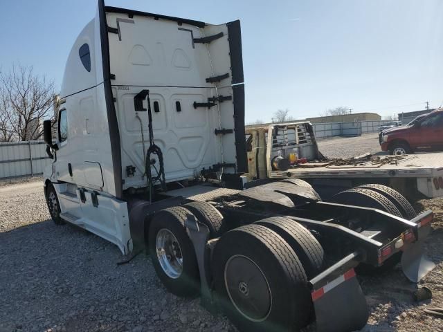 2020 Freightliner Cascadia Semi Truck