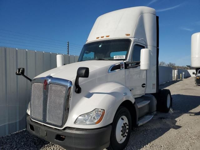 2016 Kenworth T680 Semi Truck