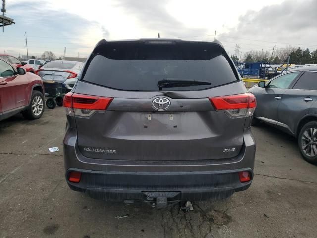 2017 Toyota Highlander SE