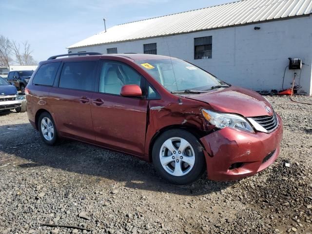 2014 Toyota Sienna LE