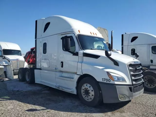 2018 Freightliner Cascadia 126