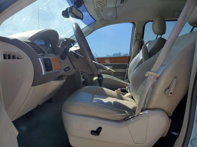 2010 Chrysler Town & Country Limited