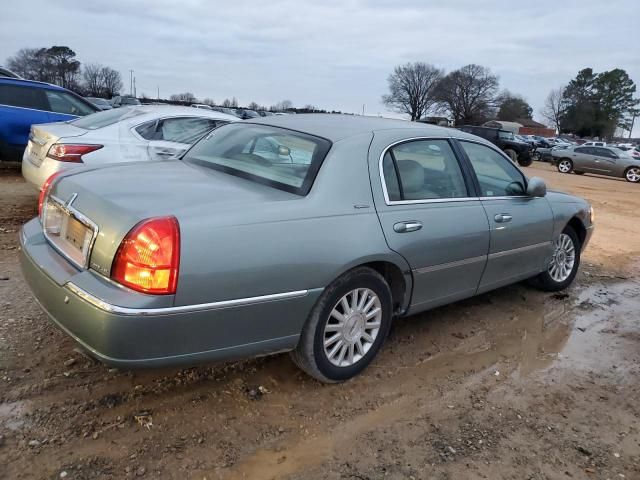 2004 Lincoln Town Car Executive