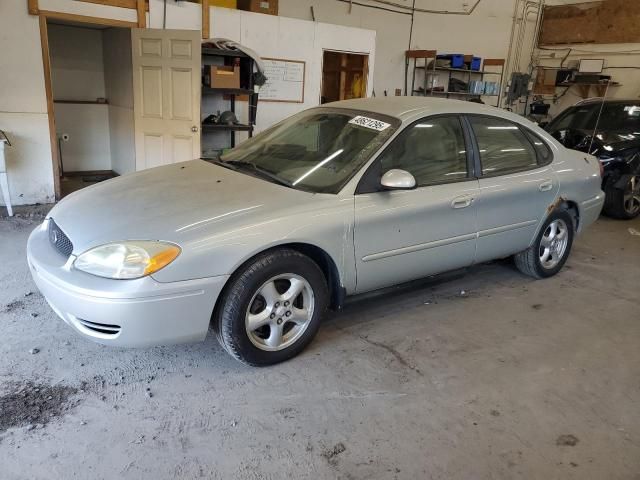 2004 Ford Taurus SE