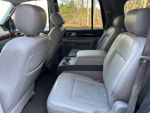 2004 Lincoln Navigator