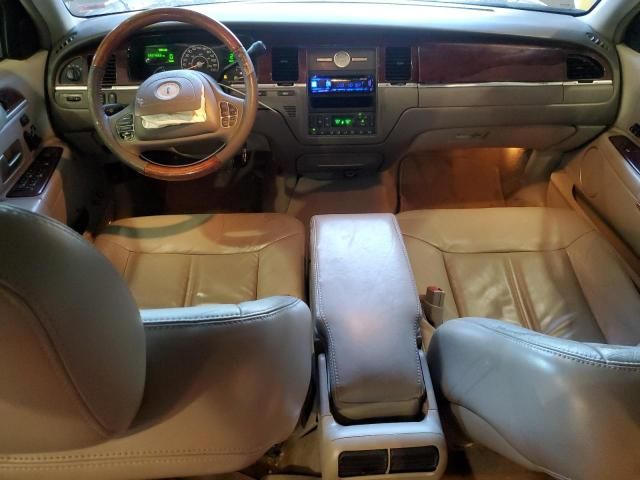 2004 Lincoln Town Car Ultimate