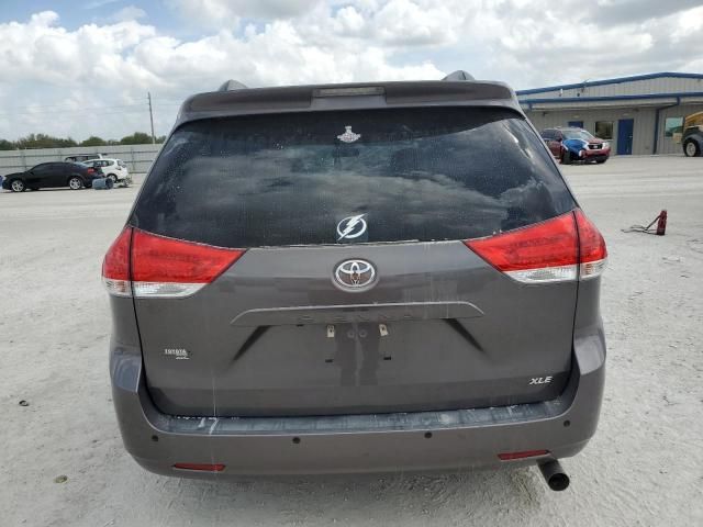 2013 Toyota Sienna XLE