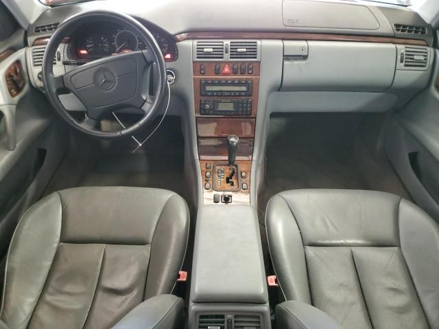 1999 Mercedes-Benz E 320