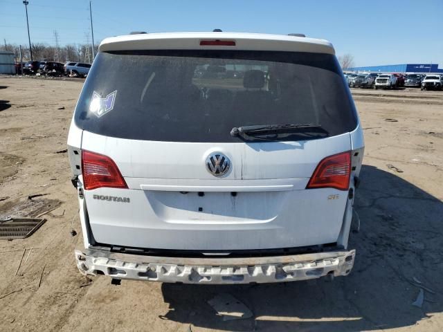 2013 Volkswagen Routan SE