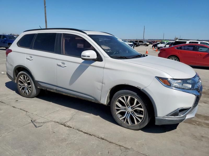 2016 Mitsubishi Outlander SE