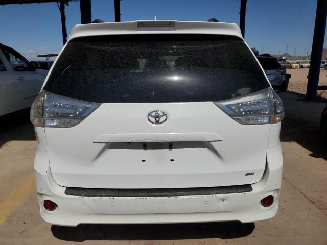 2019 Toyota Sienna SE