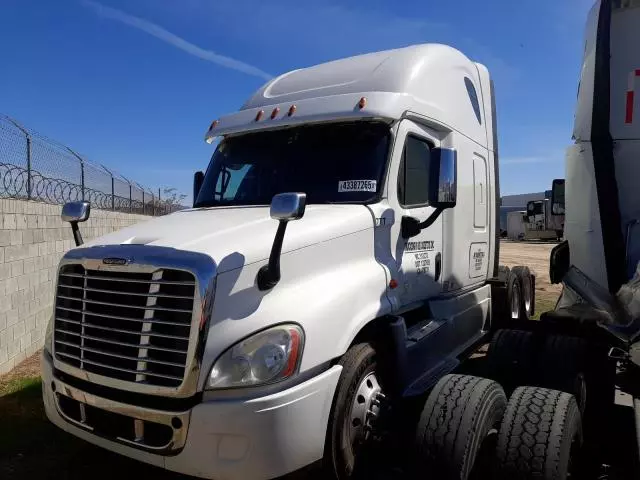 2018 Freightliner Cascadia 125