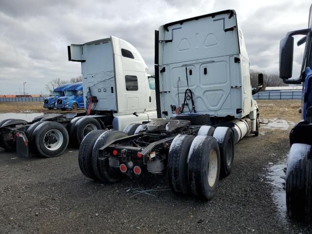 2018 Freightliner Cascadia 125 Semi Truck