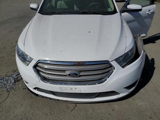 2013 Ford Taurus SE