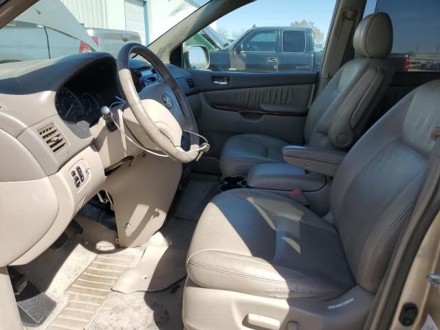 2004 Toyota Sienna XLE