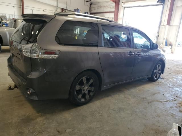 2011 Toyota Sienna Sport